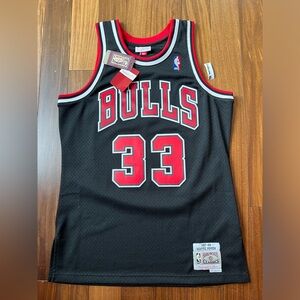Mitchell & Ness Chicago Bulls Scottie Pippen Jersey Men’s size MEDIUM